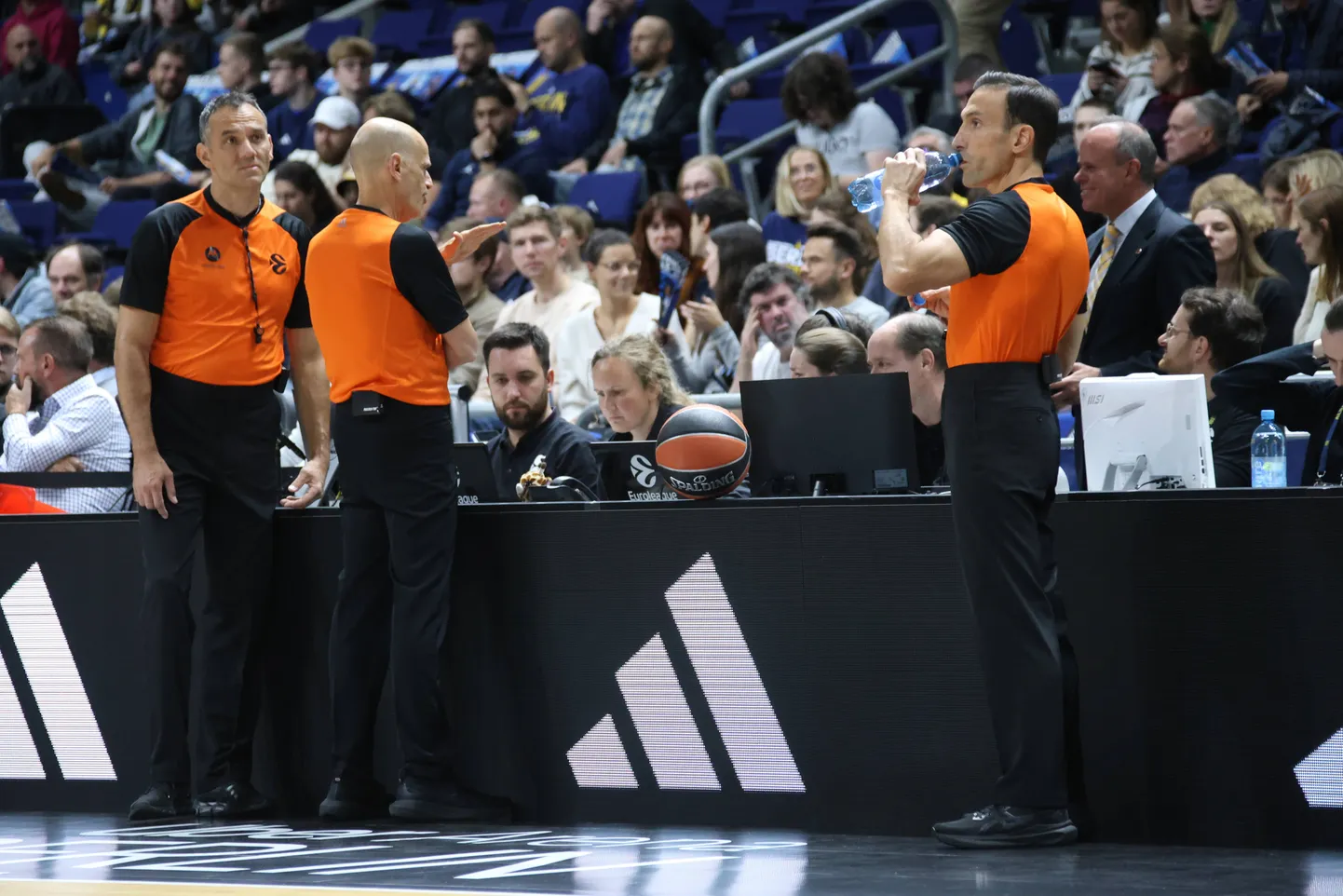 Euroliiga kohtunikud satuvad ekraani juurde päris sageli.