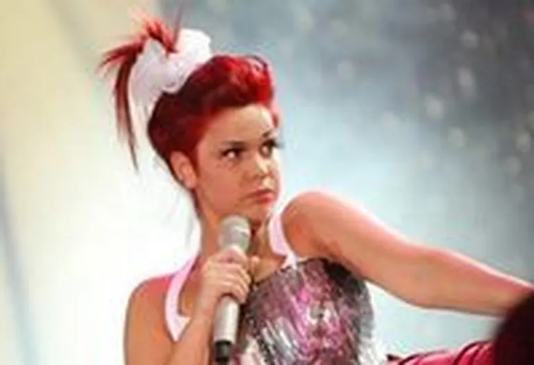 Samanta Tīna