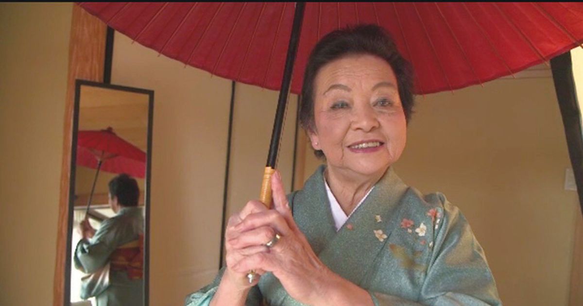 Yuko kuremachi. Японка ЮКО Огасавара. ЮКО Огасавара актриса. ЮКО Огасавара 81 год. ЮКО Огасавара бабушка