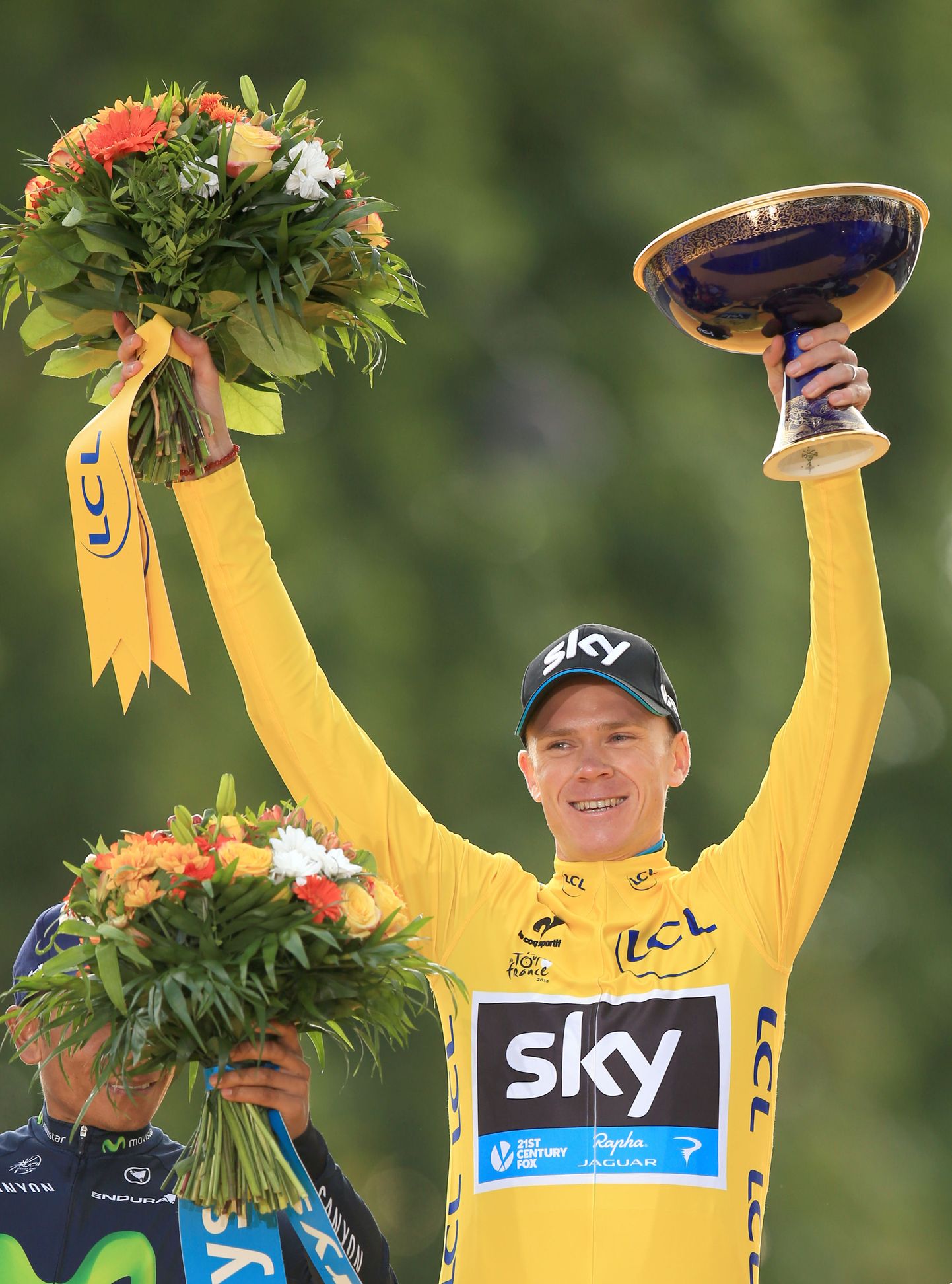 Chris Froome 2015. aastal tähistamas karjääri teist Tour de France'i võitu.
