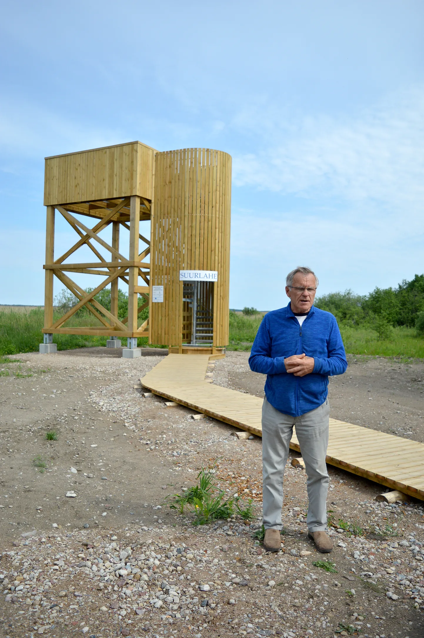 Saaremaa kalurite ühingu esimehe Hillar Lipu eestvedamisel valmis Lahtedevahel Kallaku oja kõrval Suurlahe linnuvaatlustorn.