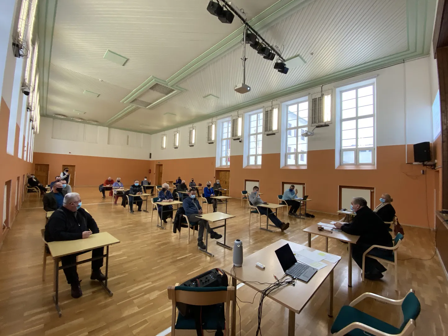Teisipäevane Tõrva vallavolikogu istung.