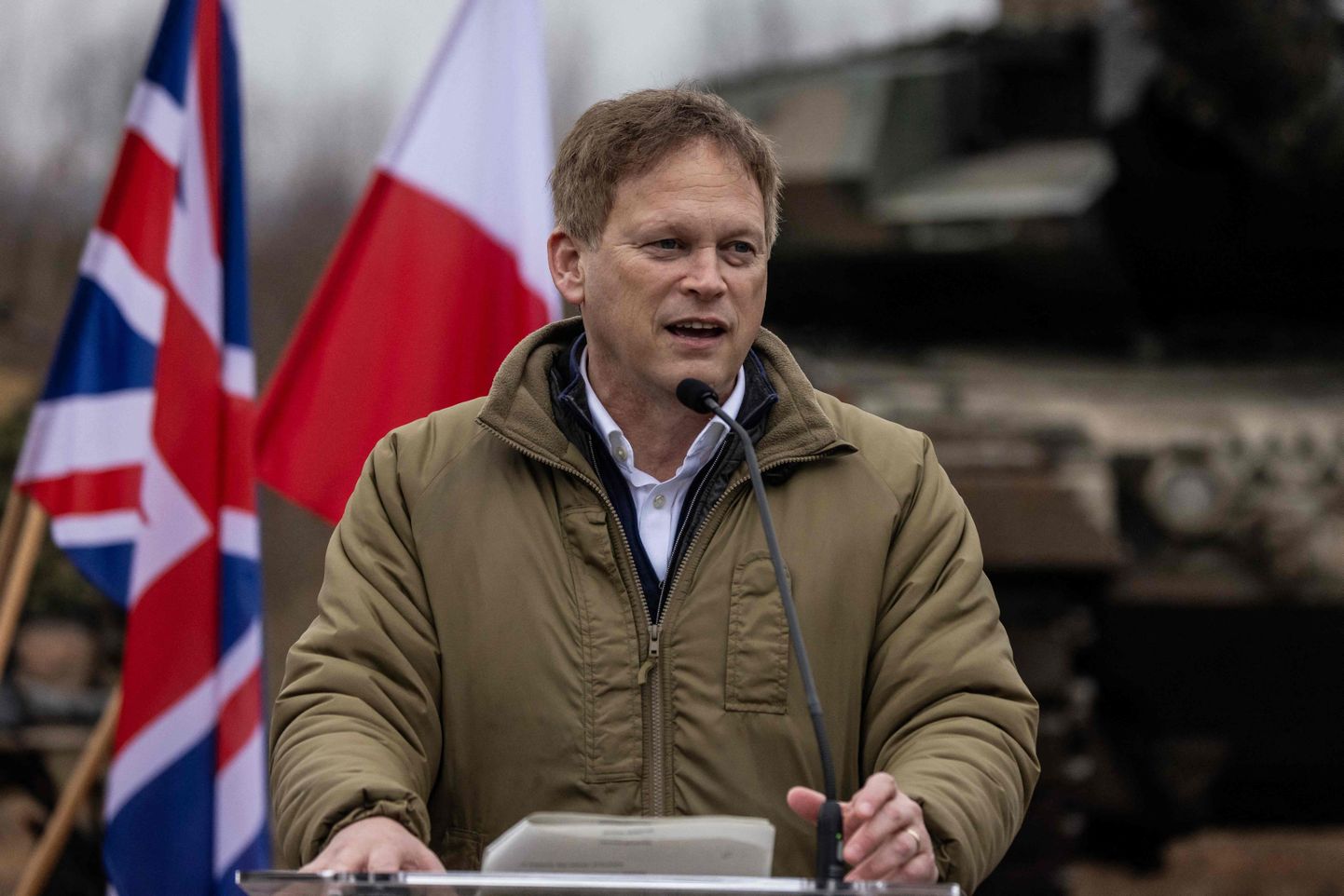 Suurbritannia kaitseminister Grant Shapps Ida-Poolas Orzysz asuval sõjaväe harjutusväljakul   13. märtsil 2024. aastal.