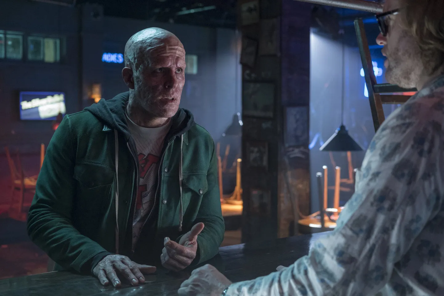 Erinevalt paljudest teistest superkangelastest saab Deadpool (Ryan Reynolds) rohkem oma maskita nägu näidata. Mis siis, et armilist.