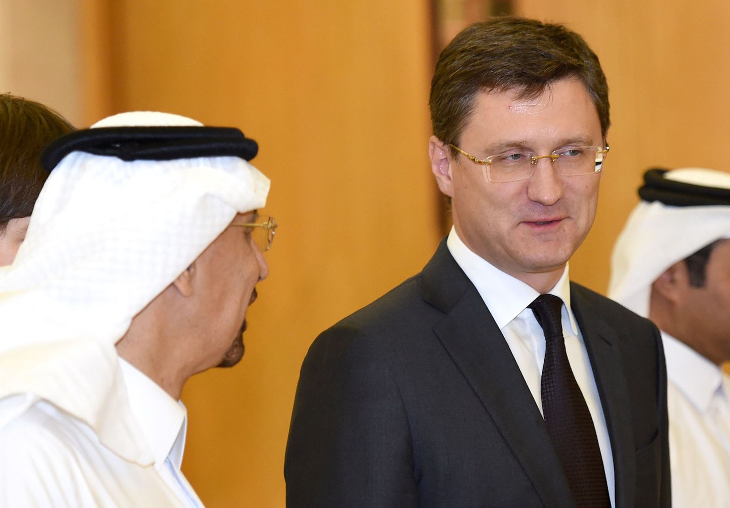 Saudi Araabia naftaminister Khalid al-Falih (vasakul) ja Venemaa energeetikaminister Aleksander Novak (paremal).