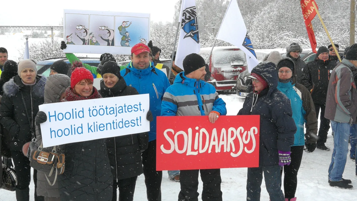 Toetuspikett Rakvere lihakombinaadi ees.