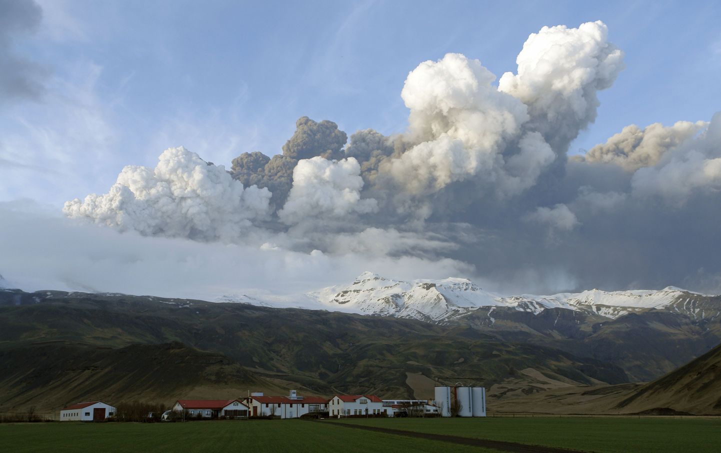 Vulkaanituha pilv Islandi kohal