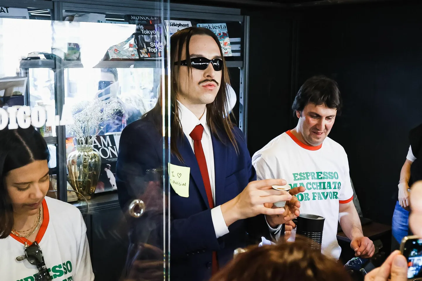 Eestit esindav Tommy Cash hakkas Euroopale kohvipuru silma puistama juba veebruaris, kui oma sürreaalse, kohvisõltuvusest laetud palaga «Espresso Macchiato»​ Eesti Laulu võitis.​