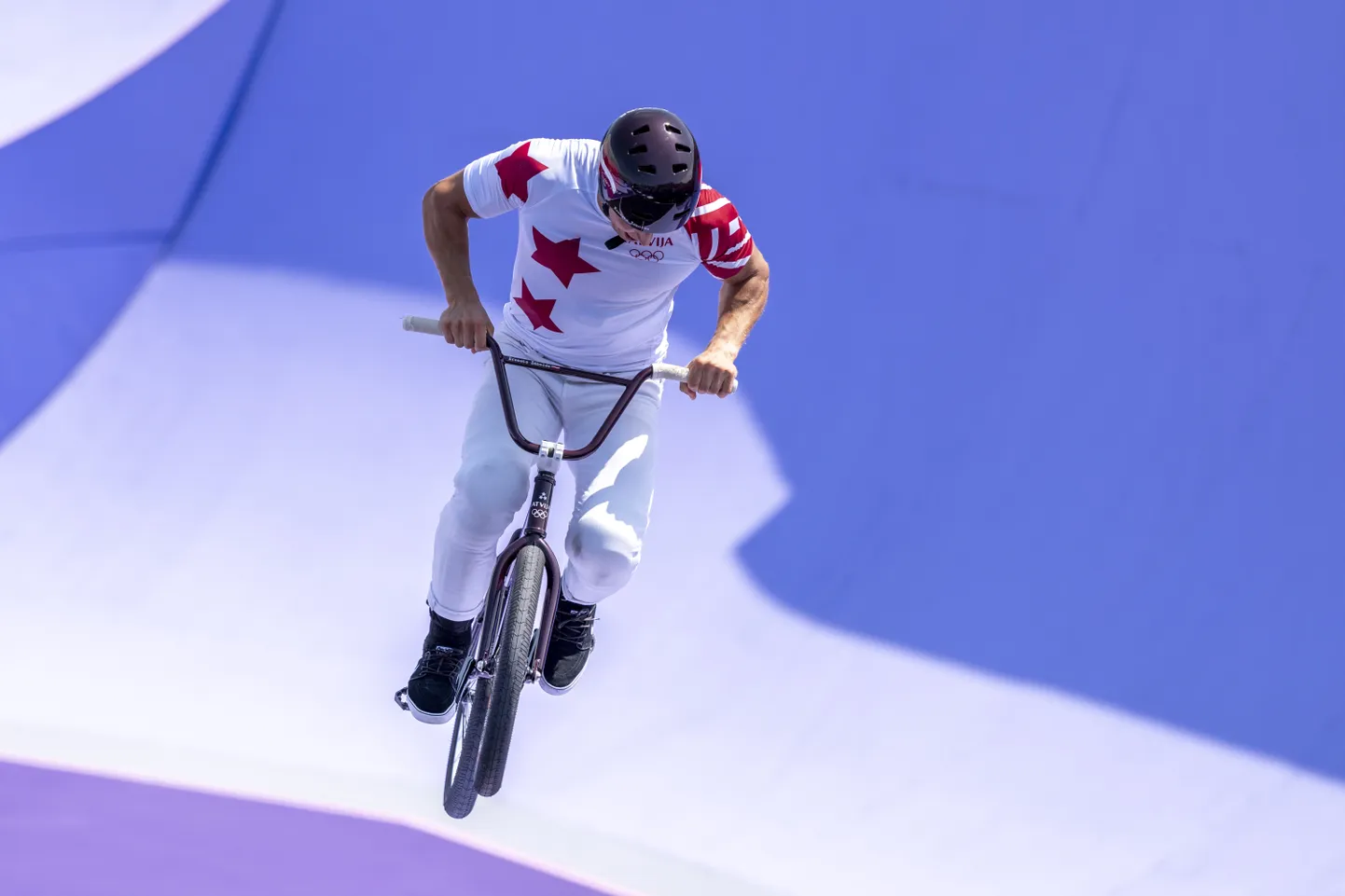 Latvijas BMX frīstails braucējs Ernests Zēbolds