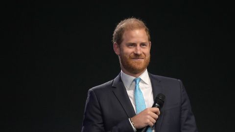 Prints Harry katkestas vaikuse laste koolisaaga teemal