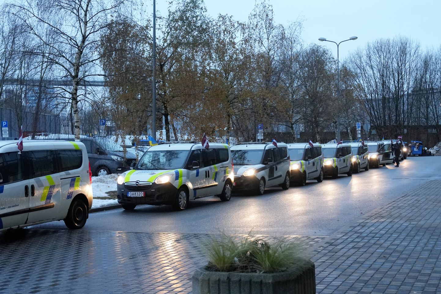 Госполиция отправила в Украину колонну пожертвованных служебных авто