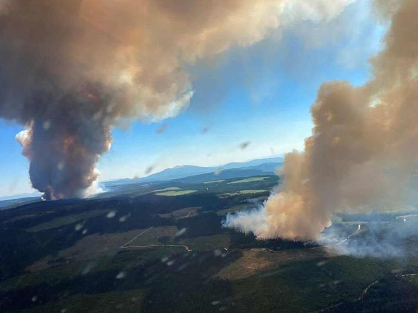 В Канаде небывалая жара вызвала масштабные пожары как на природе, так и в населенных пунктах.
