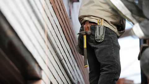 65% iedzīvotāju profesionālo izglītību vērtē kā labu iespēju darba tirgū, liecina aptauja