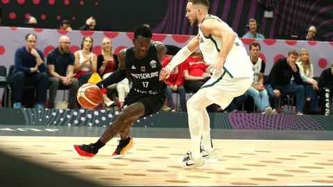Vācijas basketbolisti apakšgrupā uzvar arī Lietuvu