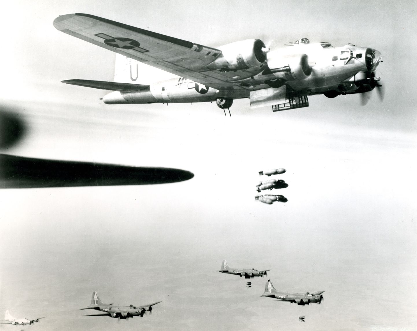 USA Teise maailmasõja aegsed B-17 pommituslennukid