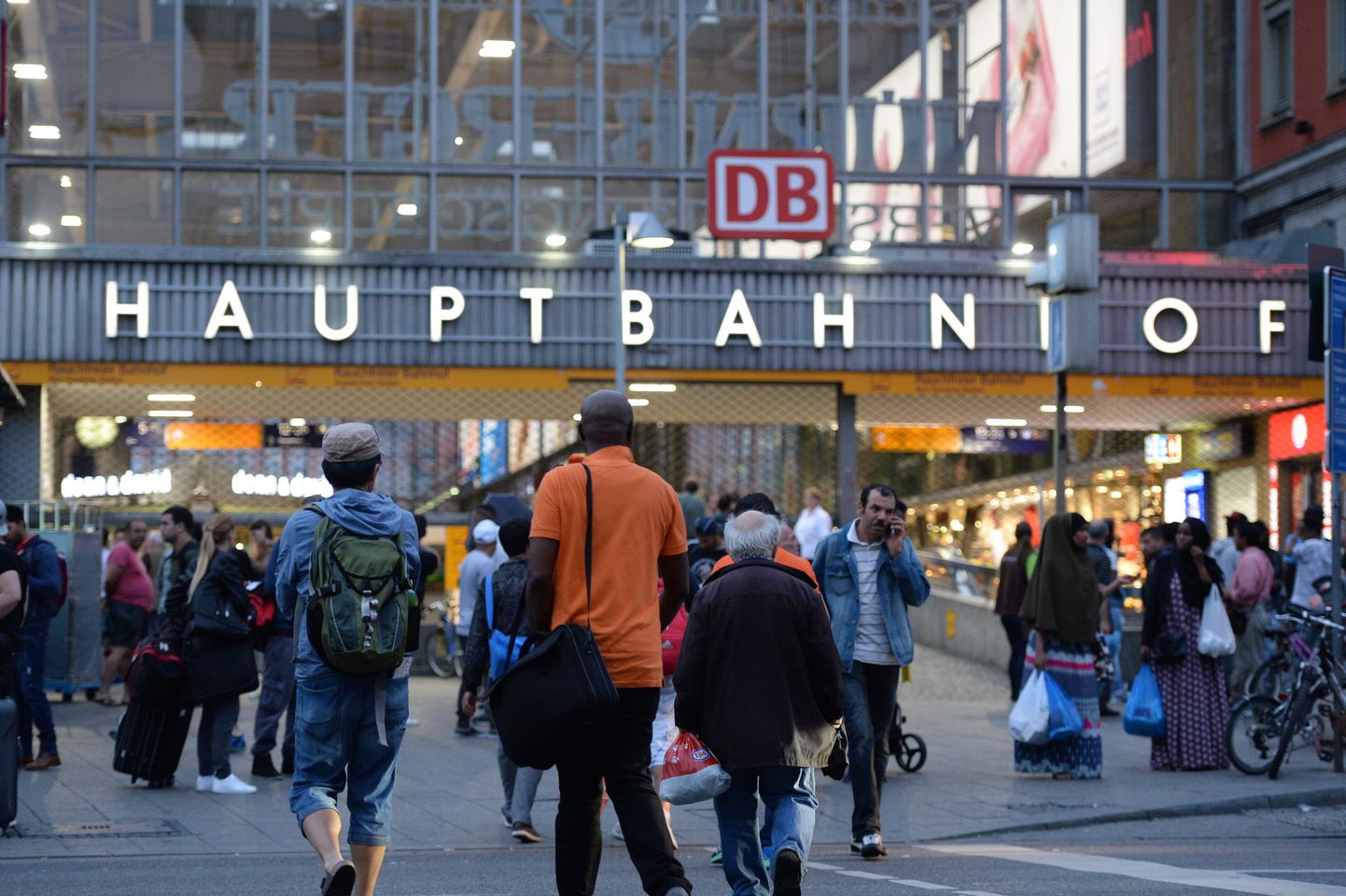 Müncheni pearaudteejaam, kuhu saabub suurem osa Austriast tulevaid ronge.