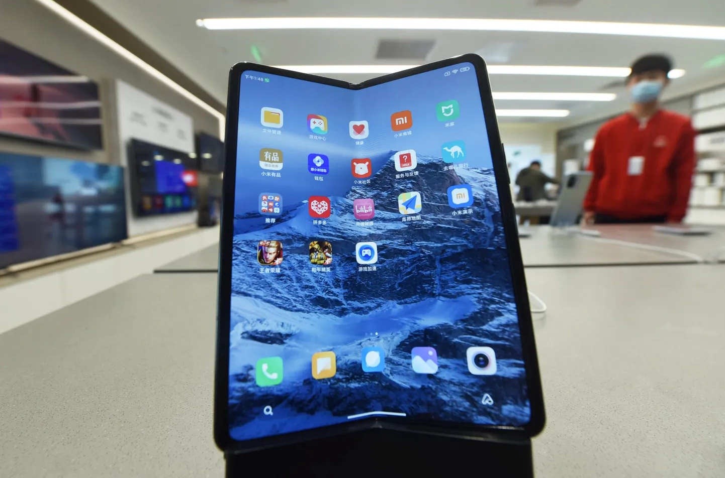 Xiaomi tutvustas tänavu märtis oma esimest volditavat nutitelefoni Mi MIX FOLD