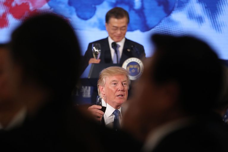 Donald Trump ja Moon Jae-in õhtusöögil