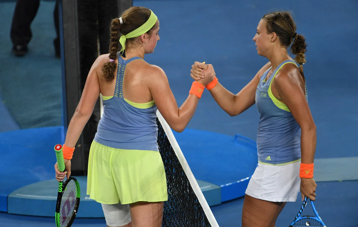 Jelena Ostapenko ja Anett Kontaveit tänavusel Austraalia suurel slämmil. Võit kuulus eestlannale.