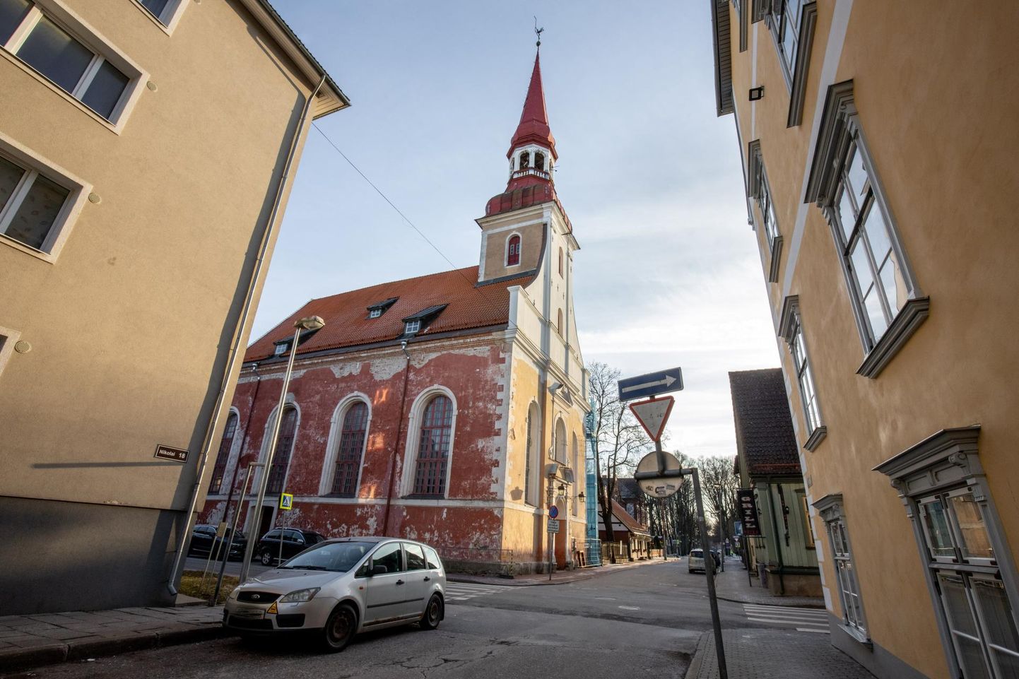 Mullu toetas Pärnu linn Eliisabeti kiriku katuse jätkutöid 35 000 euroga.