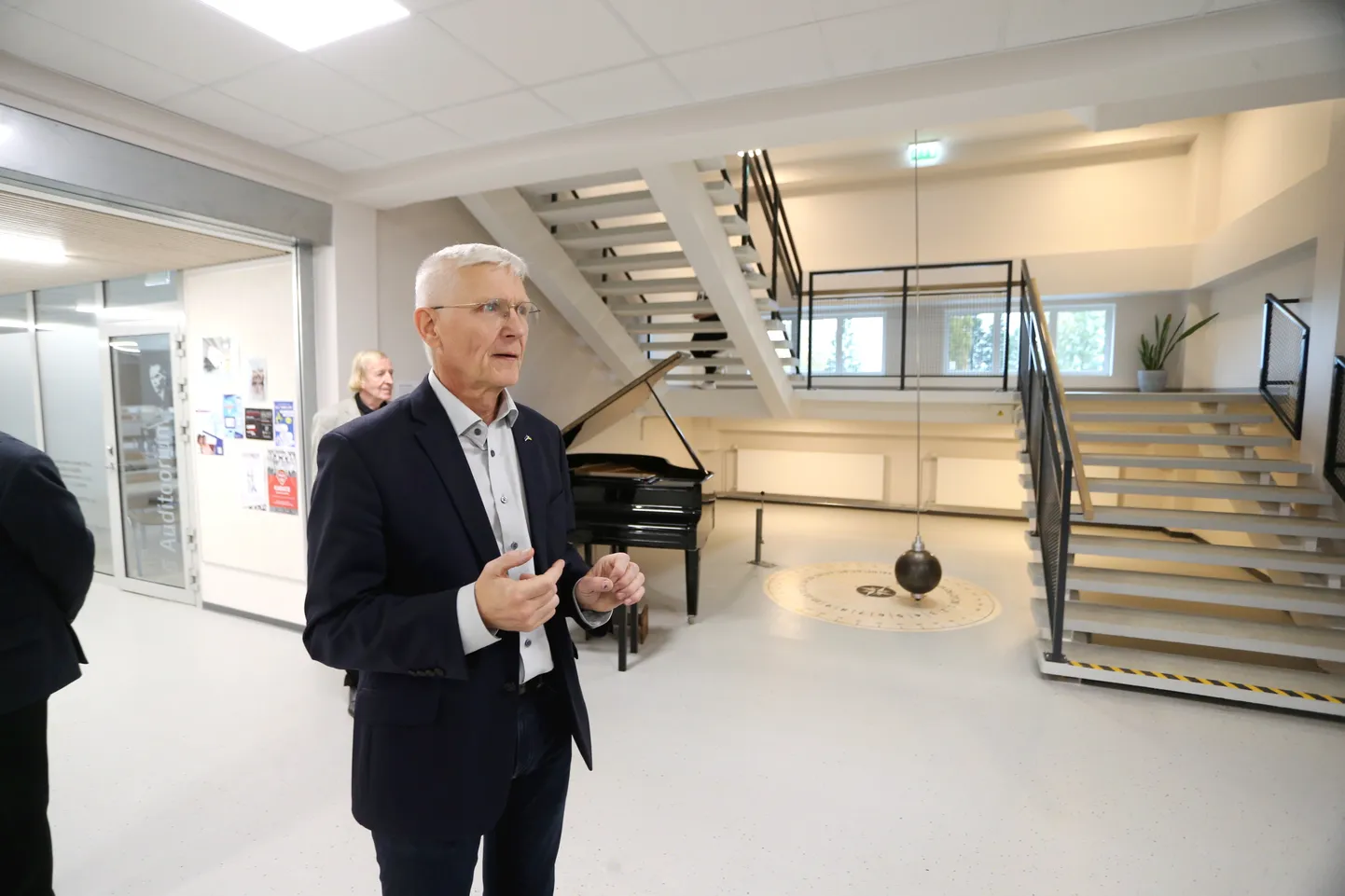 Toomas Liivamägi töötab Luunja keskkooli direktorina 2018. aastast. Tema leping lõpeb selle õppeaasta lõpus ja koolijuht lahkub ametist.
                                            
                                            
Foto Sille Annuk, Tartu Postimees