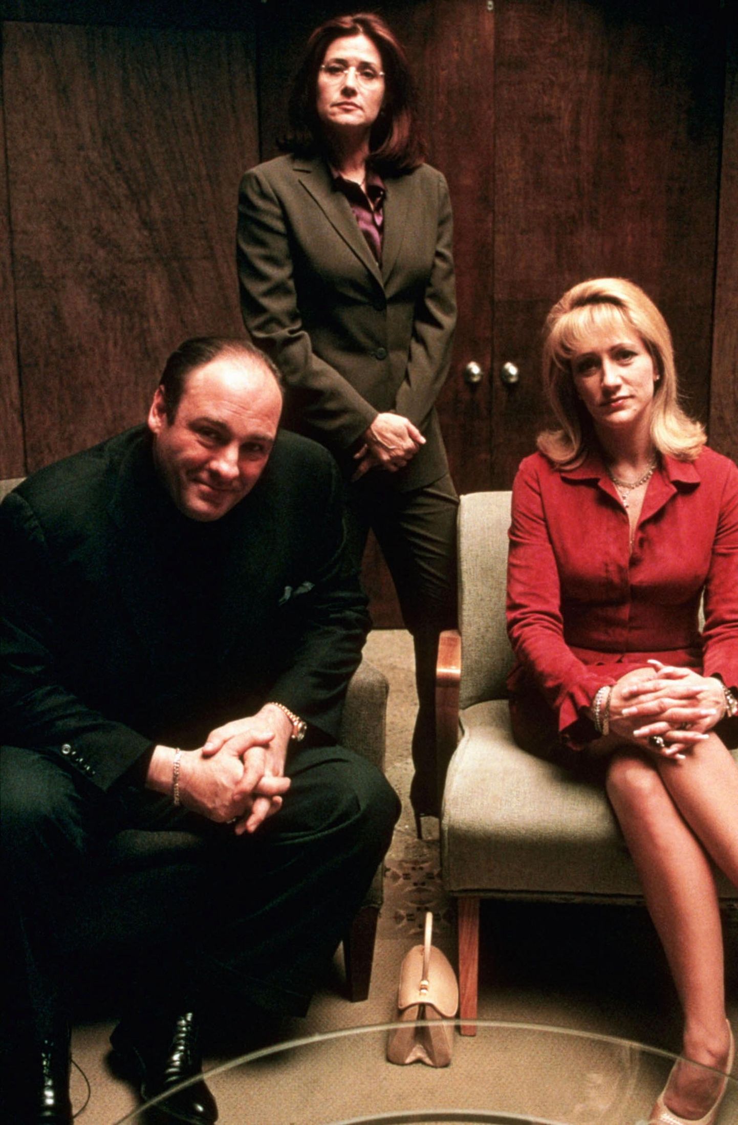 James Gandolfini Tony Sopranona, Lorraine Bracco D. Jennifer Melfina ja Edie Falco Carmela Sopranona, aasta oli siis 2007. 