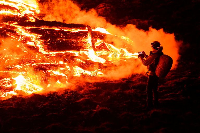 Islandi pealinna Reykjaviki lähedane Fagradalsfjall vulkaan hakkas purskama, tekitades laavavooga võimsa vaatemängu.