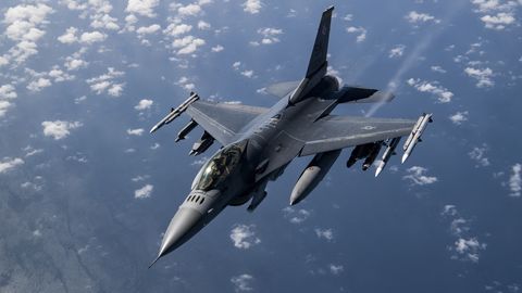 Kõige tähtsam F-16 Ukrainas ei vaja tilkagi lennukikütust – ja need on juba seal kohal