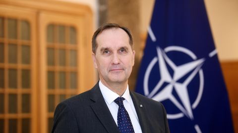 Latvijas vēstnieks NATO: Putins gatavs turpināt karu tik ilgi, cik uzskatīs par nepieciešamu