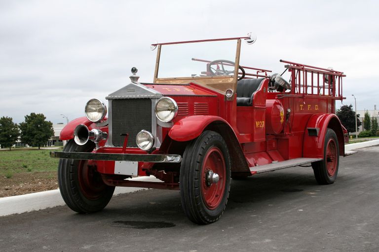 20. gadsimta ugunsdzēsēju auto
