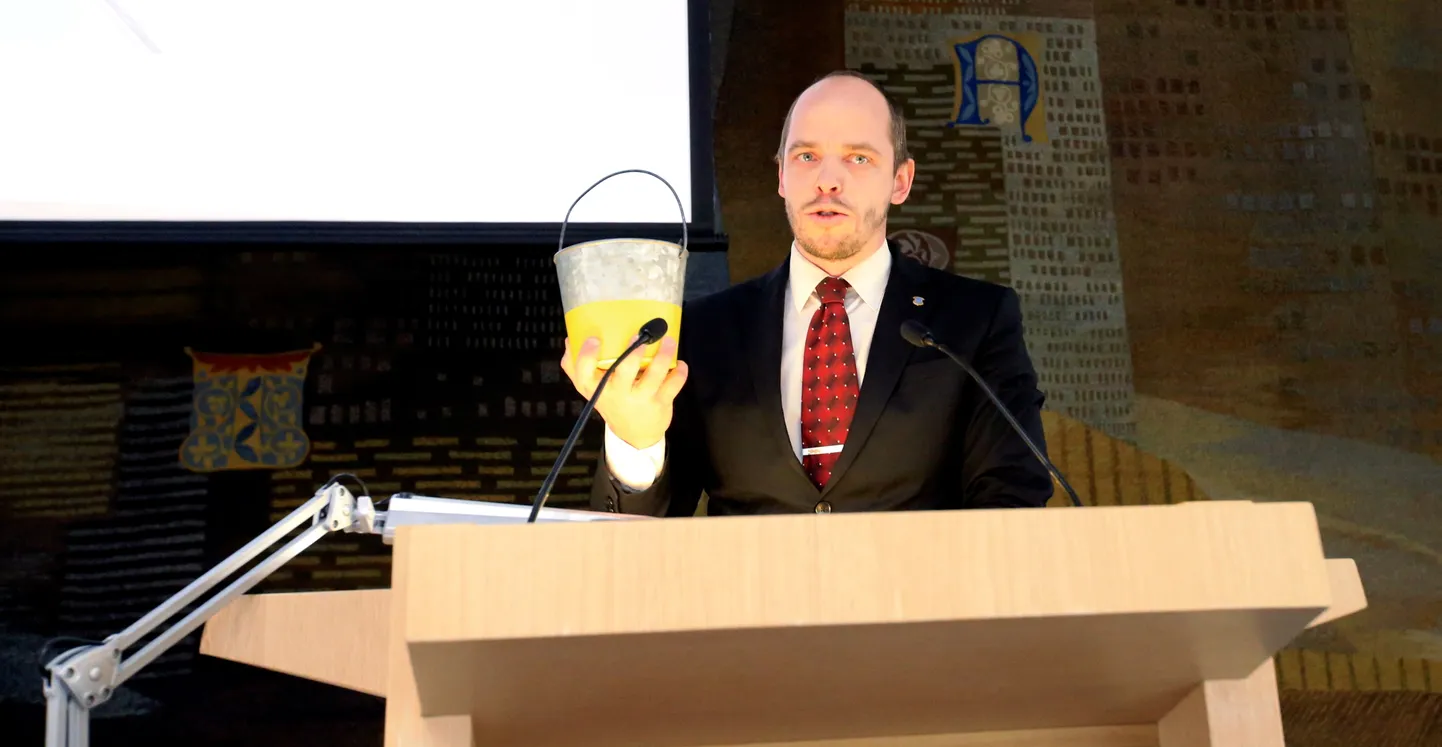 Tartu linnavolikogu EKRE fraktsiooni liige Silves Kuusik hoiatas, et järgmise poliitämbri järel ootab linnavalitsust ees umbusaldamine.
