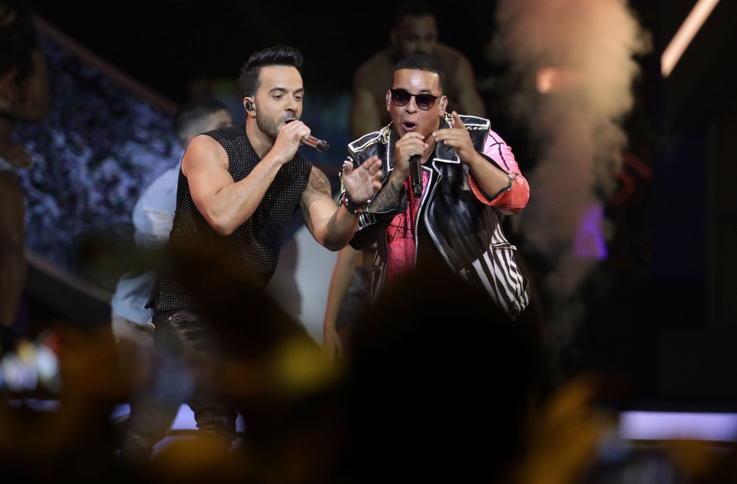 Daddy Yankee ja Luis Fonsi koos esinemas.