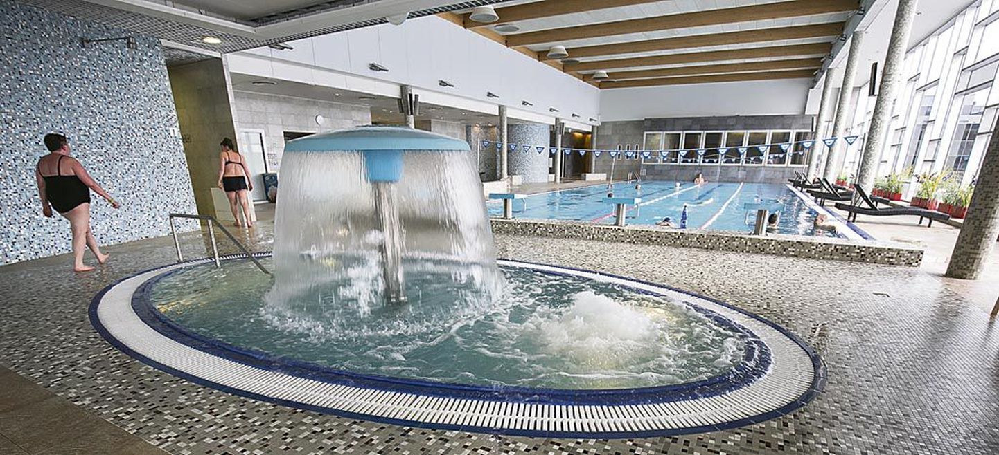 Vanas Tervises on enamik saunadest ja vannidest koondatud basseini lähedusse, et inimestel oleks mugav vahepeal ujuda.
