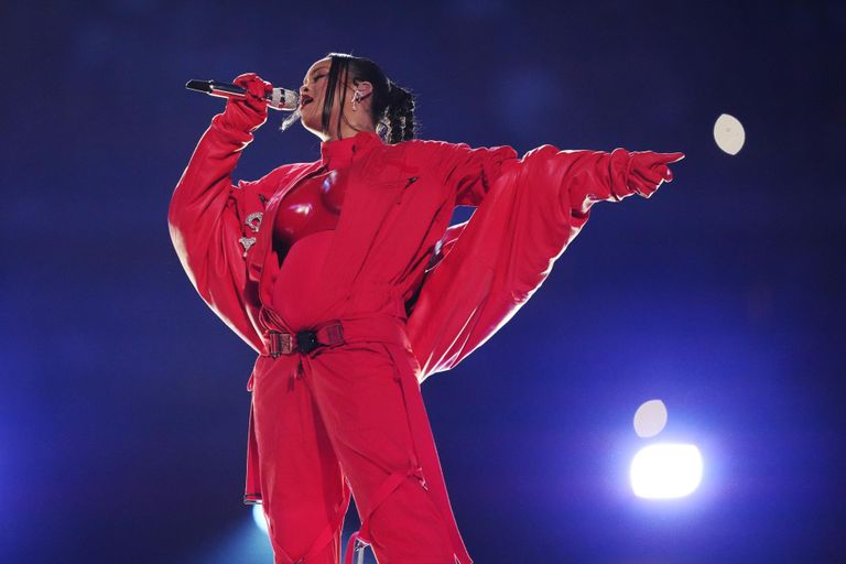 Rihanna esinemas NFLi57. Super Bowlil.