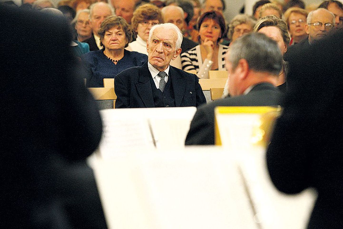 Muusikaõpetaja, orkestrimees ja koorijuht Alfred Bender (89) viibis ka ise Tartu Ülikooli aulas kuulajate hulgas.