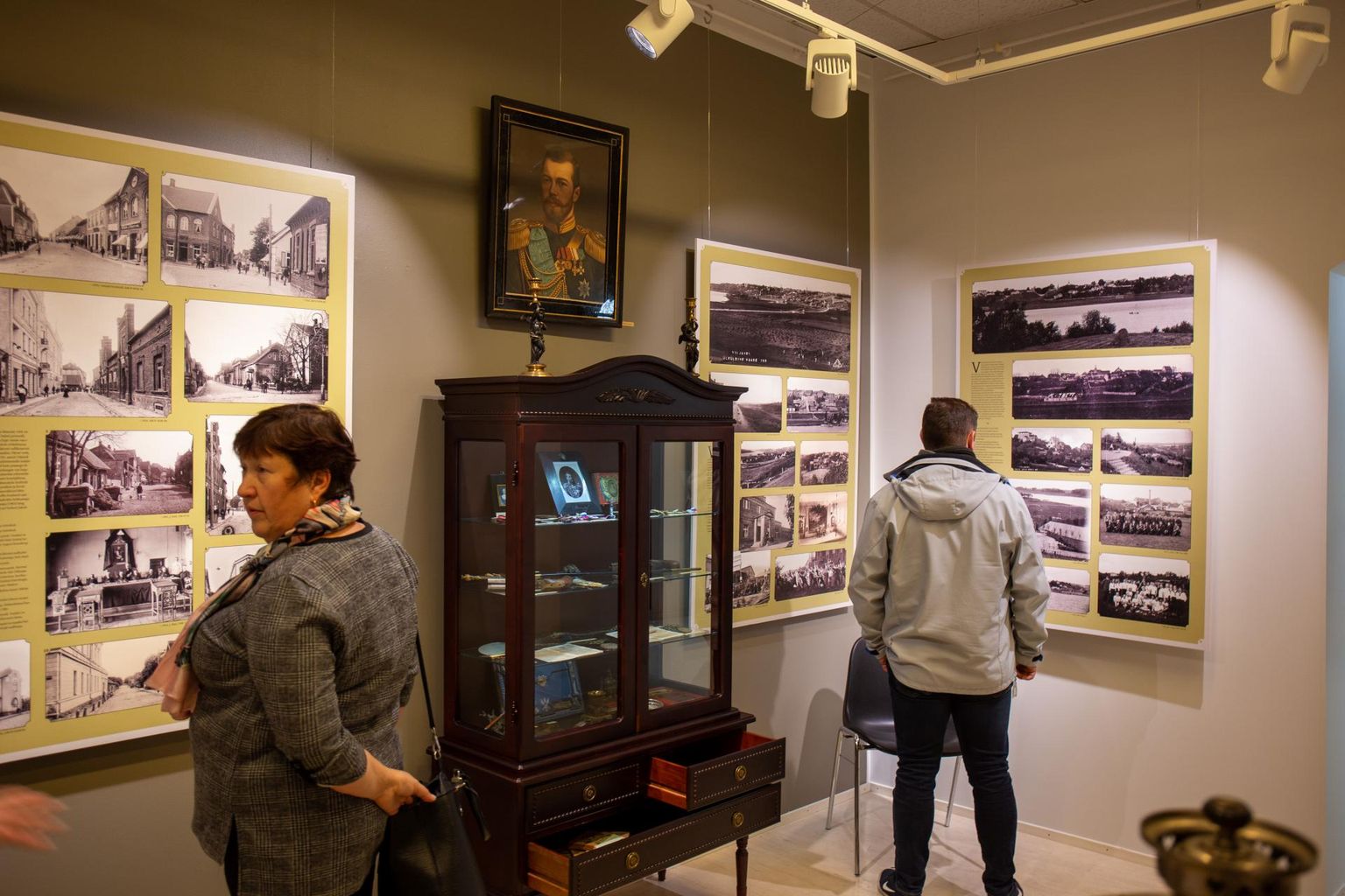 Viljandi muuseumis avatud näitust ««Vana hea» tsaariaeg Viljandis» saab näha kevadeni.