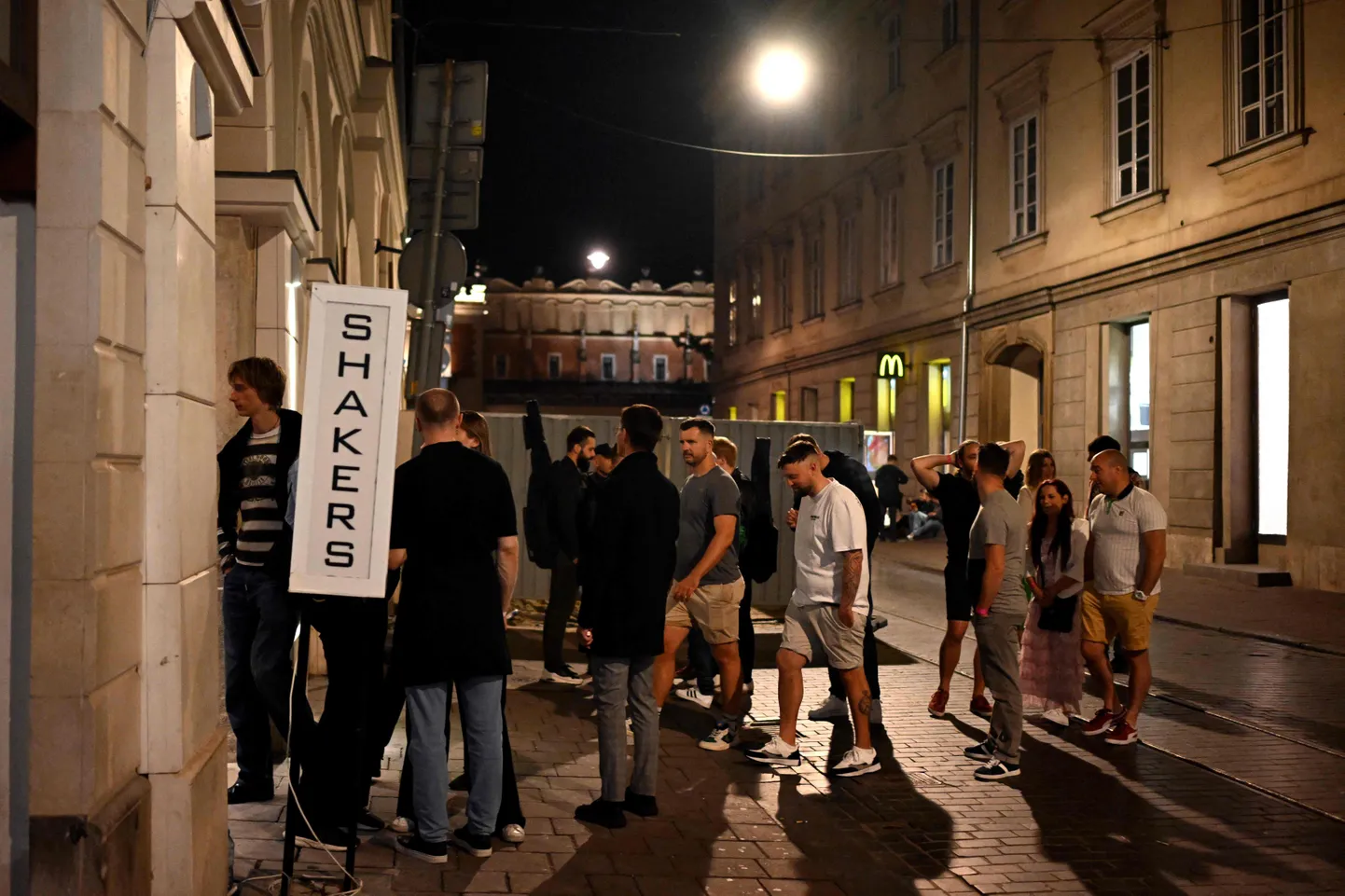 Krakowi vanalinnas asuv Szewska tänav on pidutsevate turistide meelispaik.