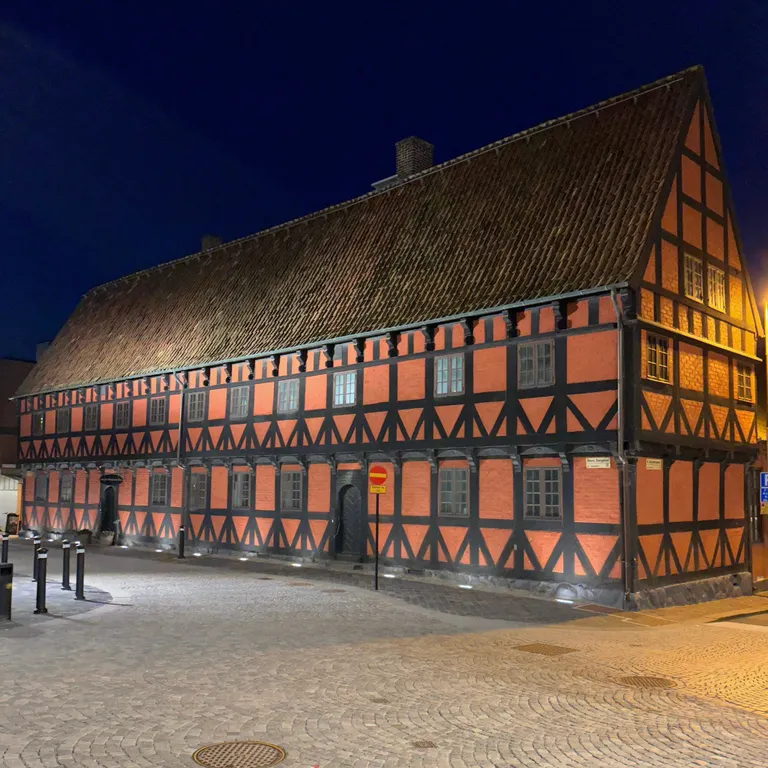 Jākoba Hansena nams Malmē, kurš būvēts 1641. gadā un tiek uzskatīts par vecāko kopņu pildījuma namu pilsētā.