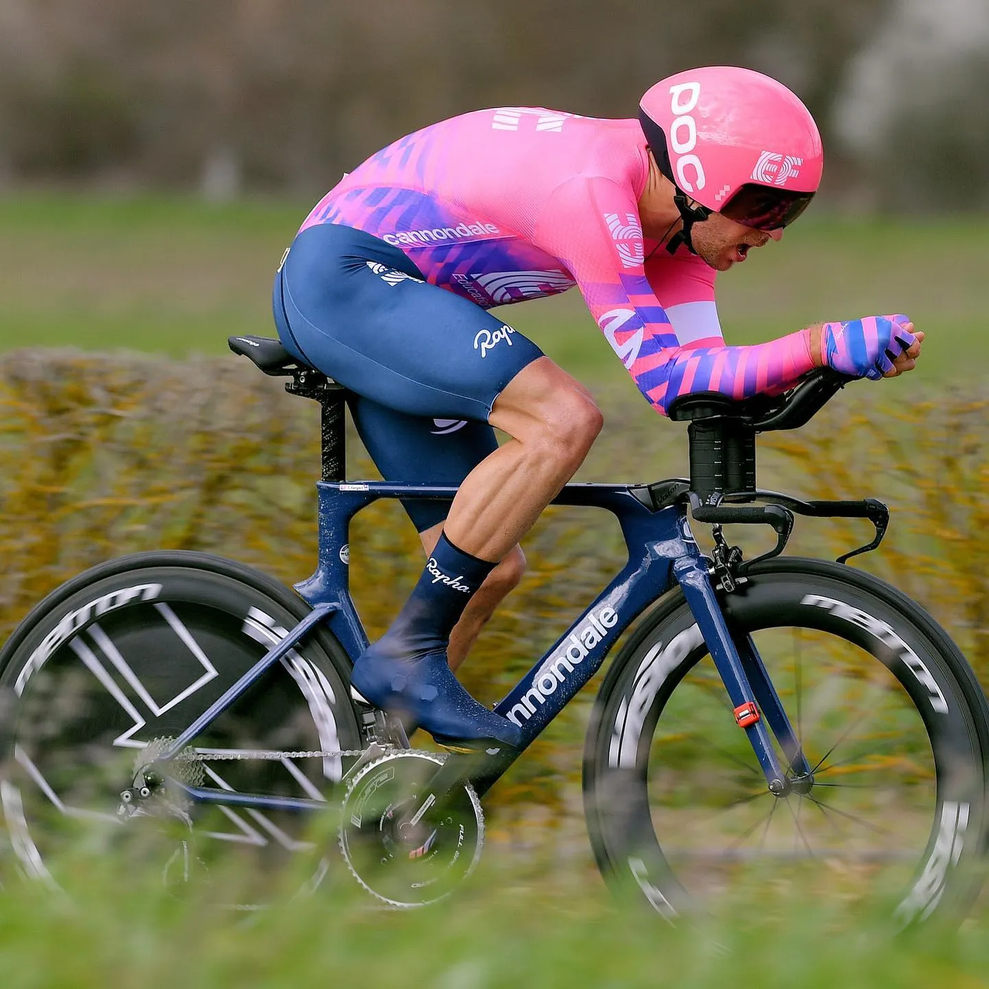 Tanel Kangert hakkab koos rattasõpradega aega jahtima.