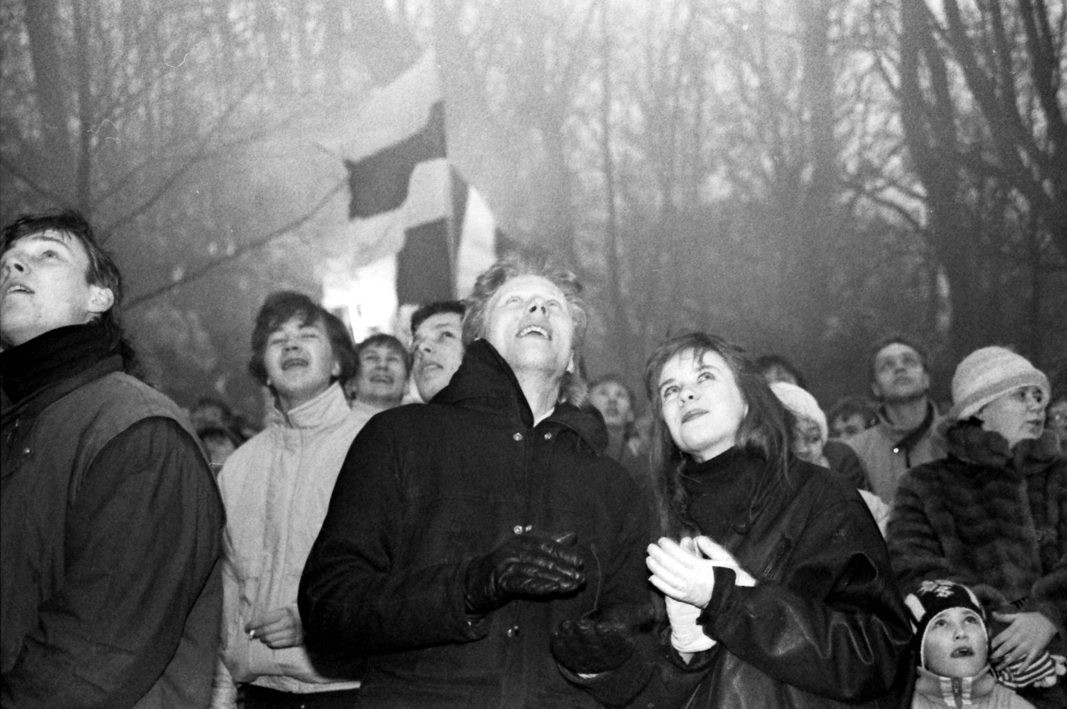 Esimest korda üle pika aja heisati sinimustvalge Toompeal 24. veebruaril  1989.