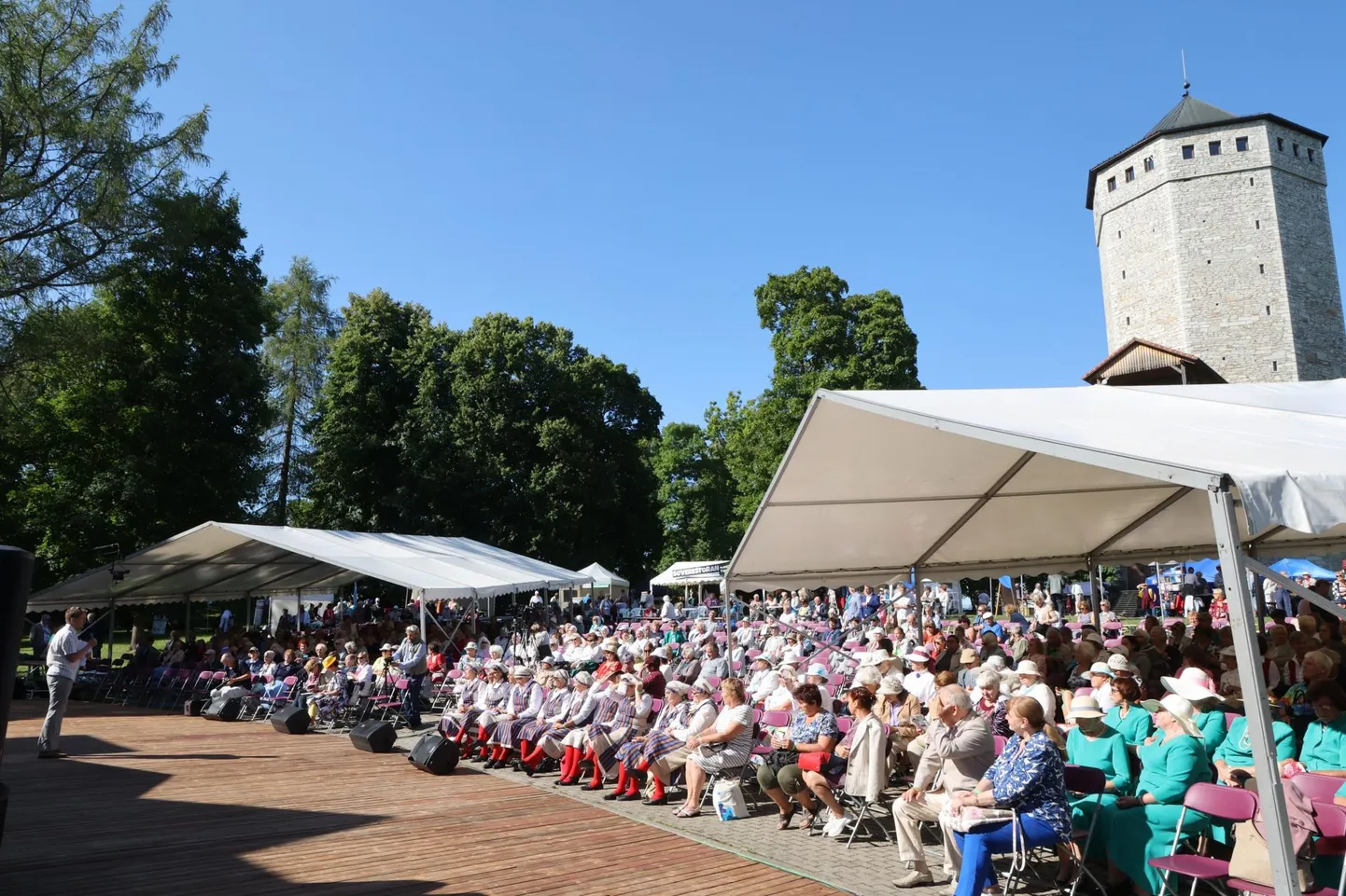 Eelmisel sügisel valiti aasta õpiteoks ekatele mõeldud festival “Hingelt noored”