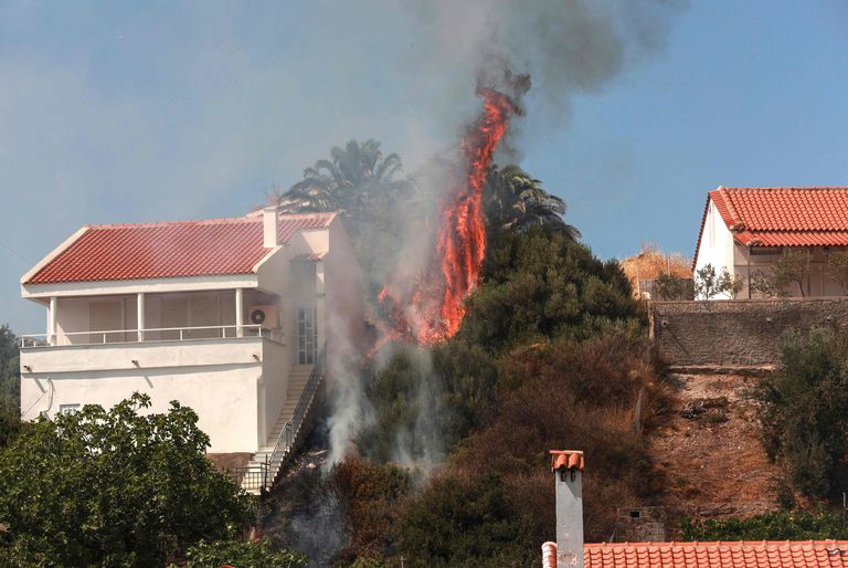 Põleng Vatera kuurortis Lesbose saarel.