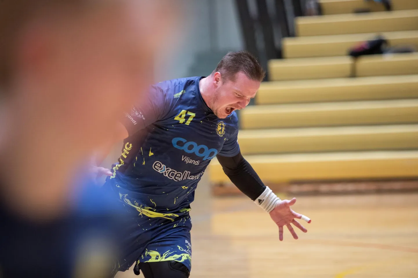 Kolmapäevases meistriliiga mängus, milles Viljandi HC alistas SK Tapa/N. R. Energy, oli Viljandi resultatiivseim mängija meeskonna kapten Kristo Voika. Foto on tehtud eelmisel laupäeval Balti liiga kohtumisel, kus Viljandi võitis Mistrat.