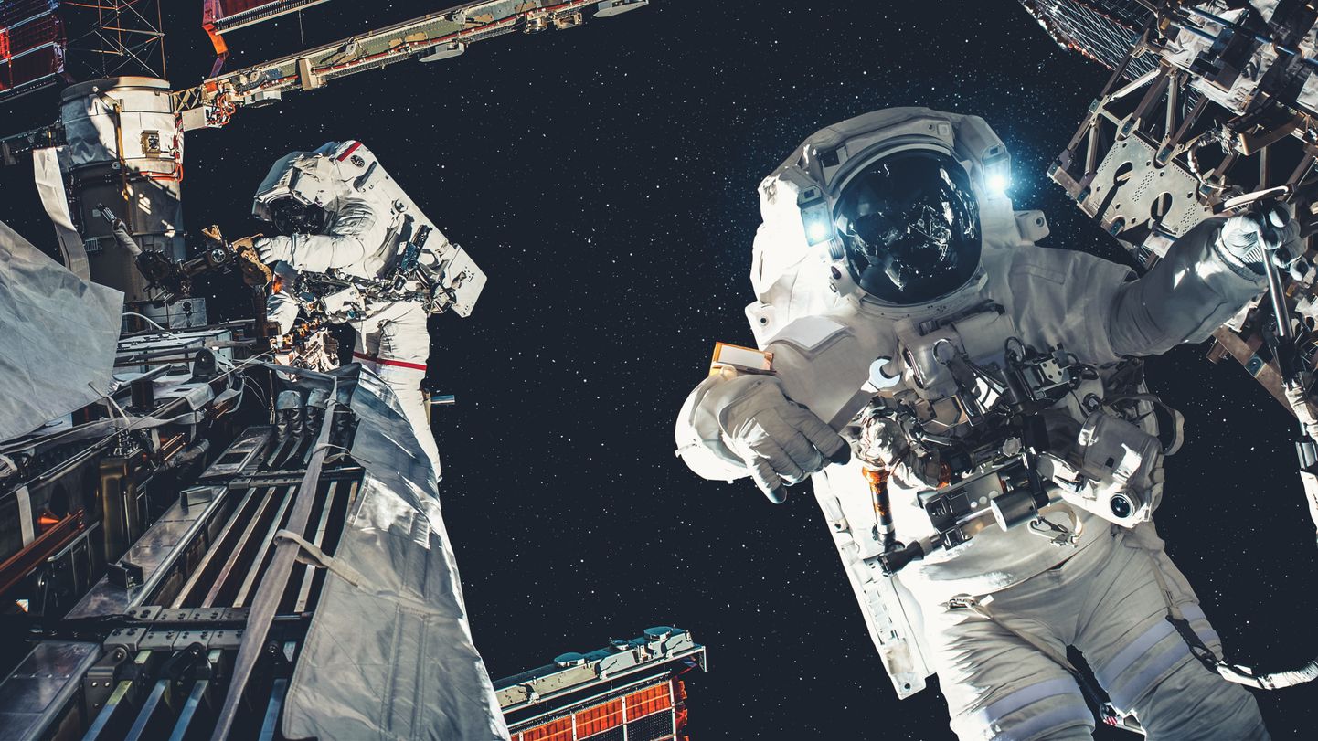 Astronaudid kosmosekõnnil. Pilt on illustreeriv