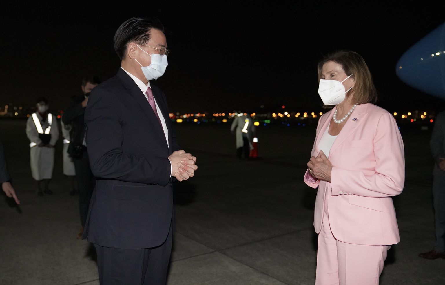 Ameerika Ühendriikide Senati esindajatedkoja spiiker Nancy Pelosi (paremal) kohtus Taiwani välisministri Joseph Wuga.