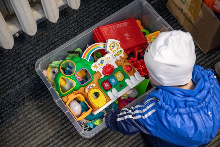 Koduta jäänud Ukraina lastele paluvad vabatahtlikud annetada vaid puhtaid ja terveid mänguasju. Pehmeid loomi võib tuua ainult siis, kui need on uueväärsed.