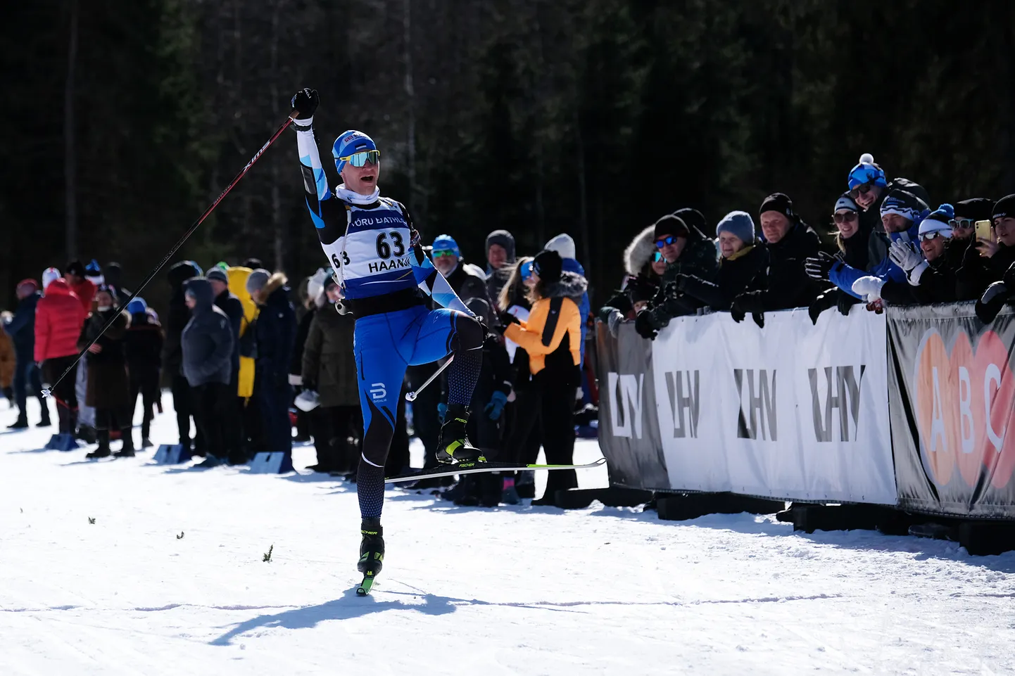 Meeste 15 km ühisstardist sõidu võit läks Rene Zahknale, kellel kogunes nelja lasketiiru peale kolm eksimust (0+2+0+1).