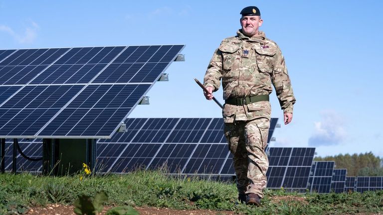 Даже британская армия переходит на солнечную энергию