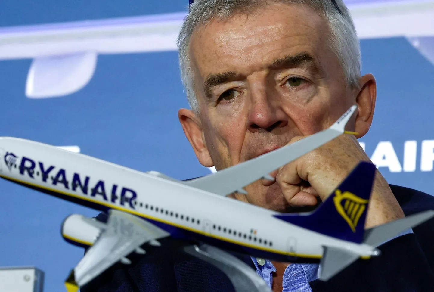 Iiri odavlennufirma Ryanairi juhatuse esimees Michael O'Leary ütleb, et möödunud kvartali nõudlus jääb püsima ning kuigi lennufirma on üritanud viimastel nädalatel kõige odavamate piletite hinda tõsta, ei ole see õnnestunud.