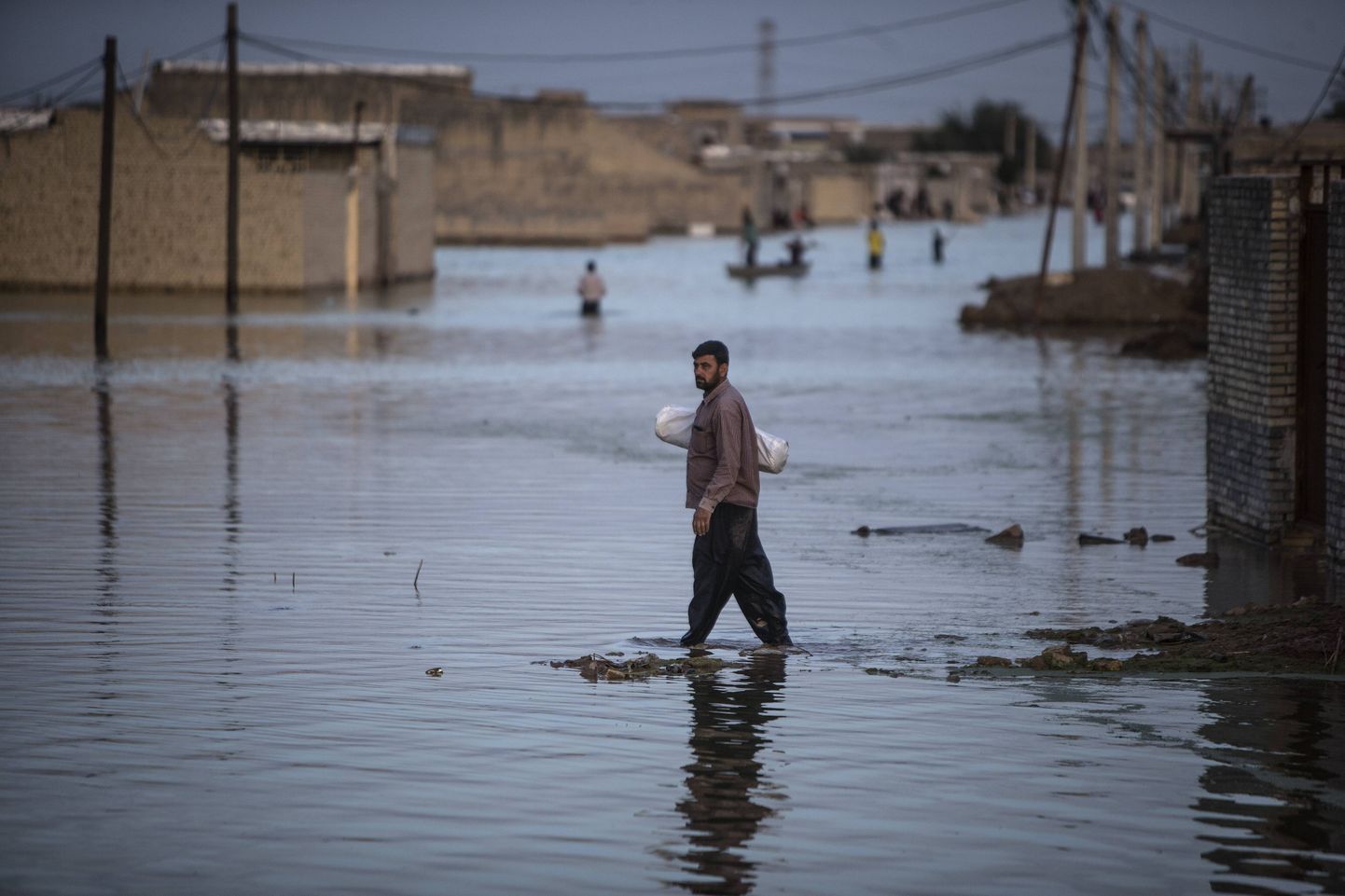 Üleujutused Iraani Khuzestani provintsi pealinna Ahvazi lähedal.